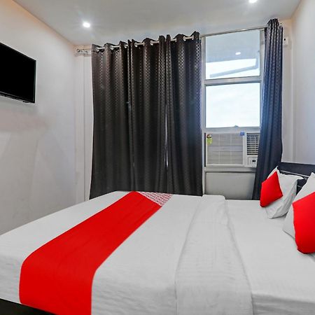 Hotel Oyo Flagship 81064 Chaudhary In Gorakhpur Exterior foto